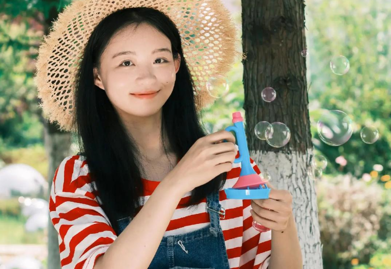 包养关系中的情感PUA:你以为遇到了真爱,其实只是他的“猎物”