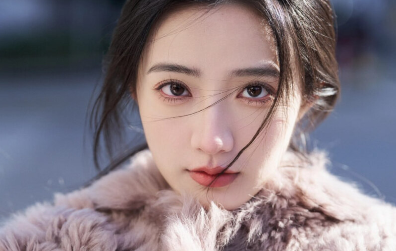 包养背后的代价:那些被物化的女性,为何换不来想要的自尊?